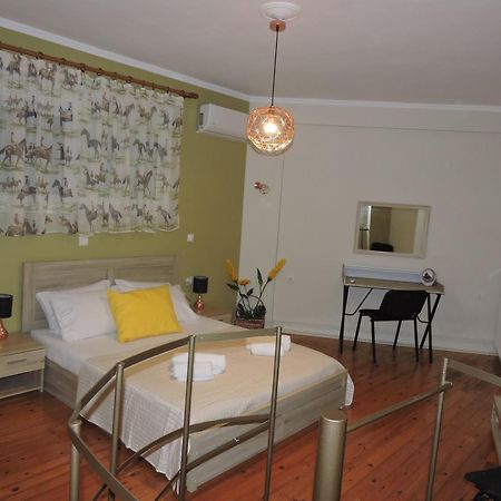 Sweet Suites Amaliada Habitación foto